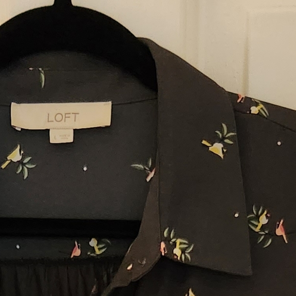 LOFT Large collared sleeveless blouse - Picture 2 of 2